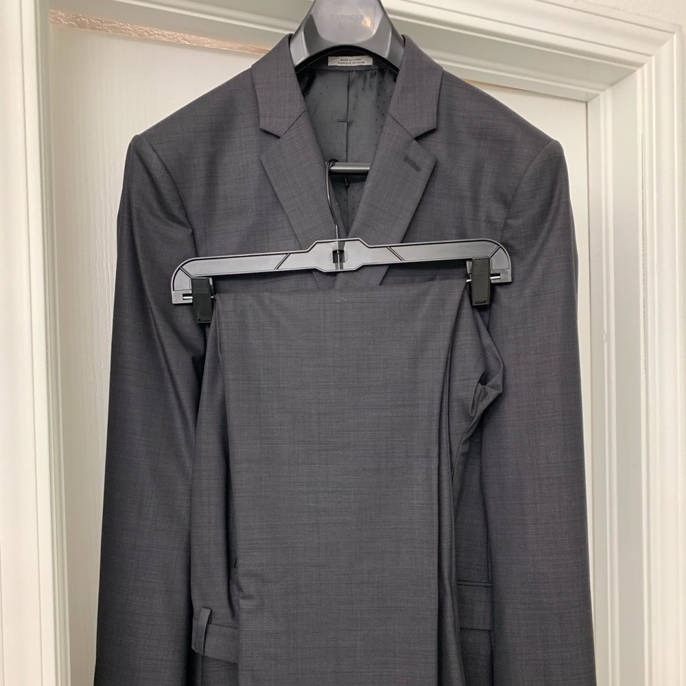 Men suit express 2 piece worn once 33 pants